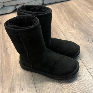 UGG Womens Classic Short Boots